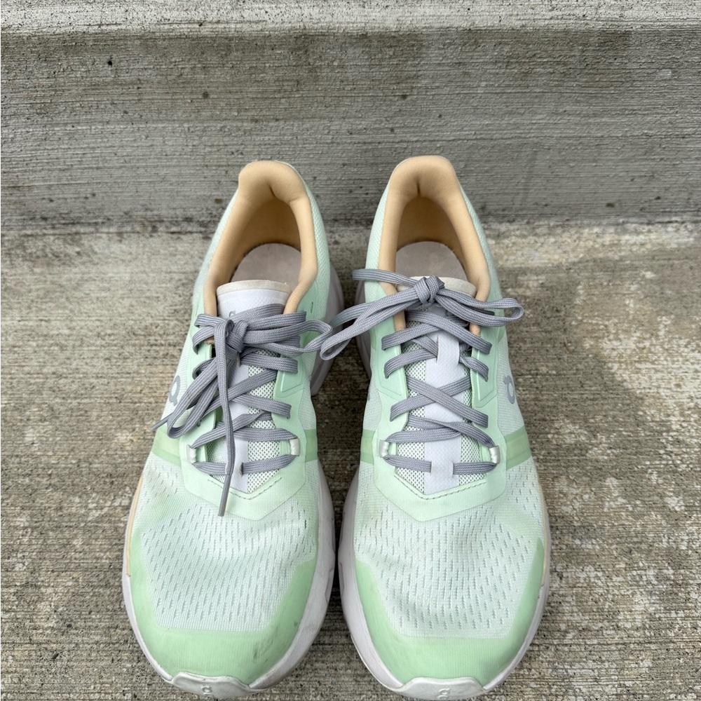 On Running Women's Light Green Athletic Shoes